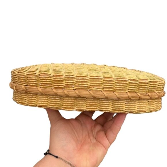 Vintage Wicker Ratan Lidded Storage Basket Boho Cottagecore - Picture 1 of 5
